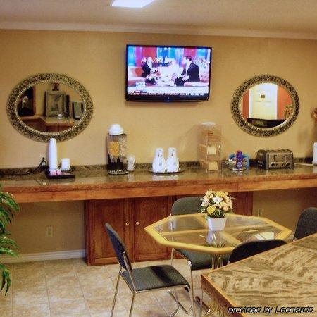 Hillcrest Inn & Suites أوزونا المطعم الصورة