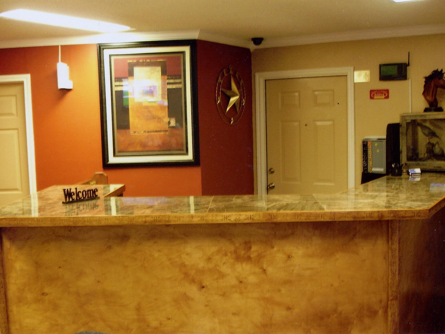 Hillcrest Inn & Suites أوزونا المظهر الخارجي الصورة